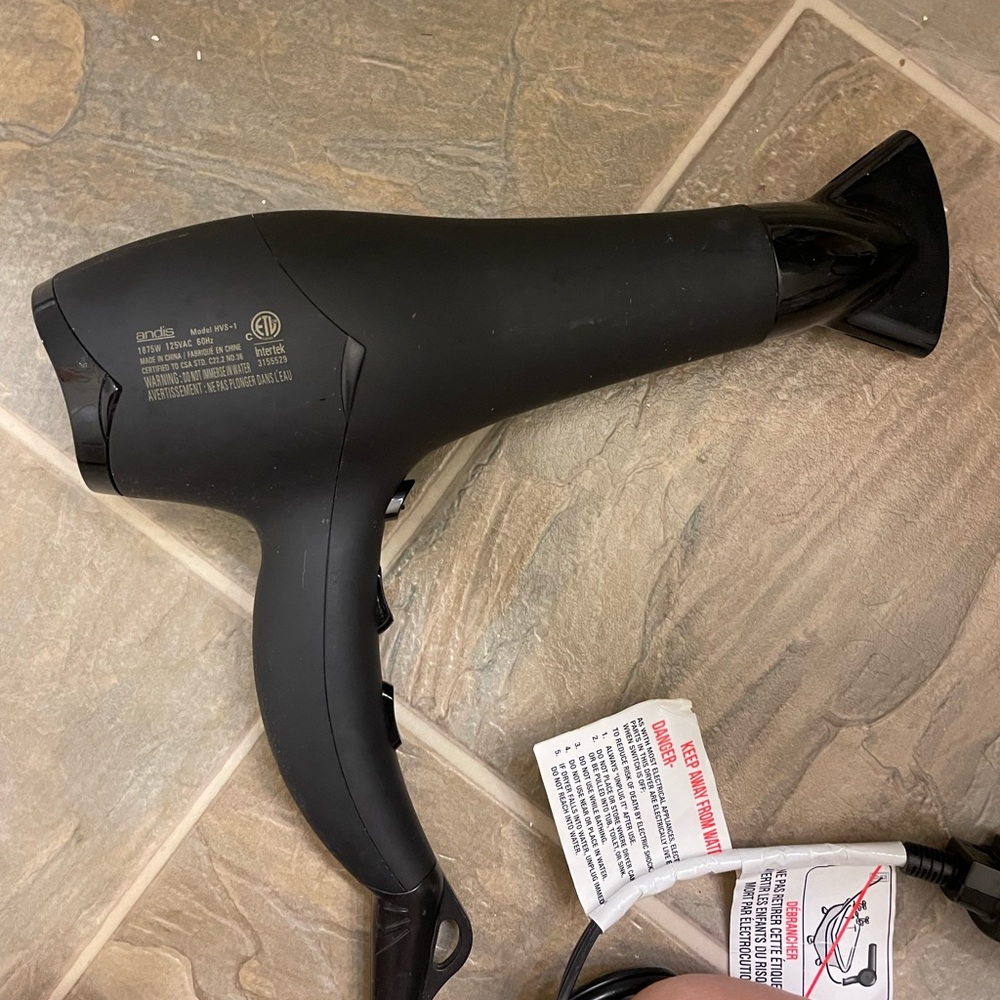 Blow dryer